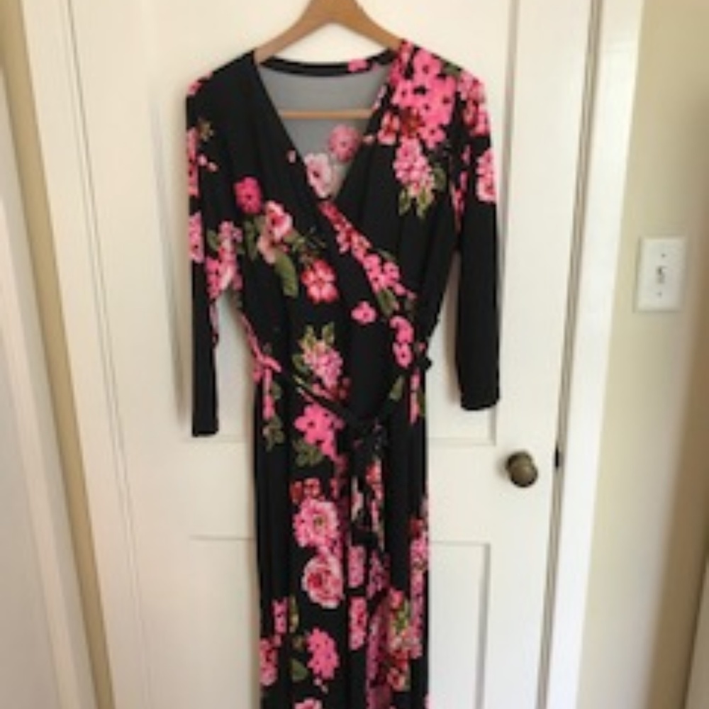 Milumia Floral Printed Wrap V-Neck Maxi Dress